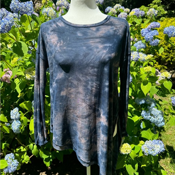 Lululemon to the point long sleeve shirt size 8 - Picture 2 of 7